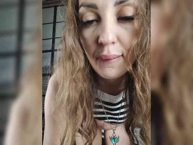 SexyKitty75-1 webcam