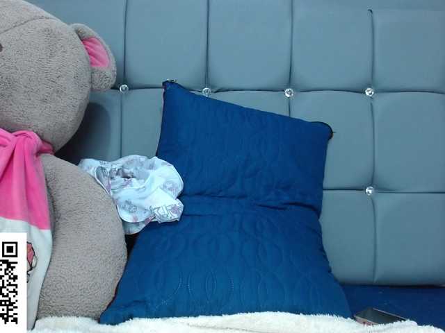 jules-Lombana live cam on BongaCams