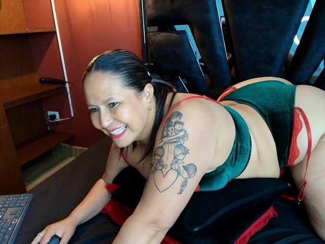 DacotaAndersonDirty's BongaCams show and profile