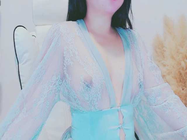 aiLeXia live cam preview
