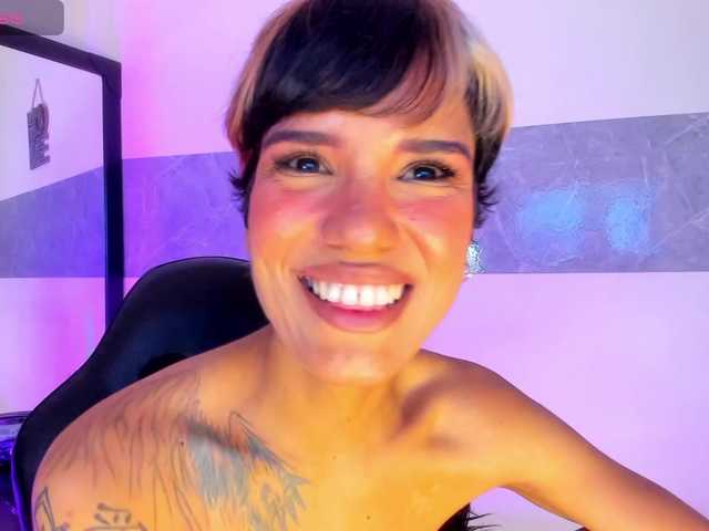 marley-luna live cam on BongaCams