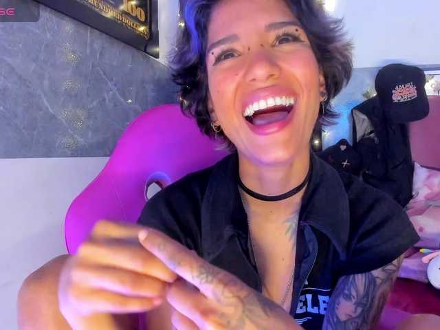 marley-luna live cam on BongaCams