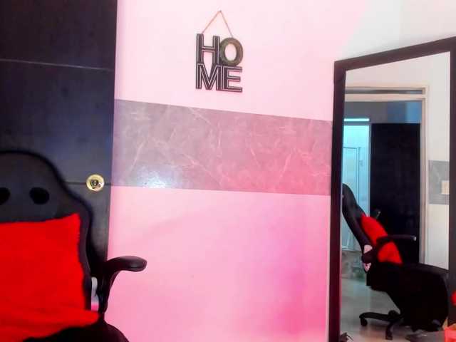 marley-luna live cam on BongaCams