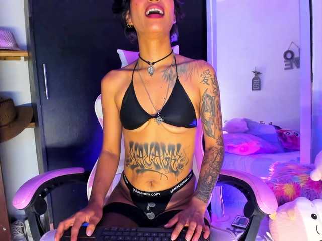 marley-luna live cam on BongaCams