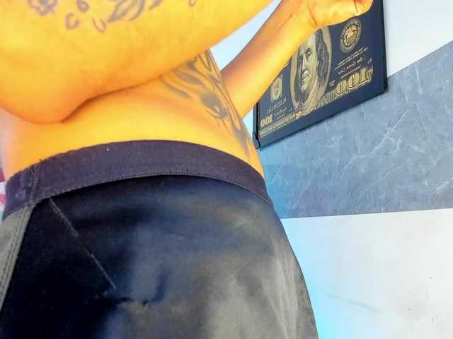 marley-luna live cam on BongaCams