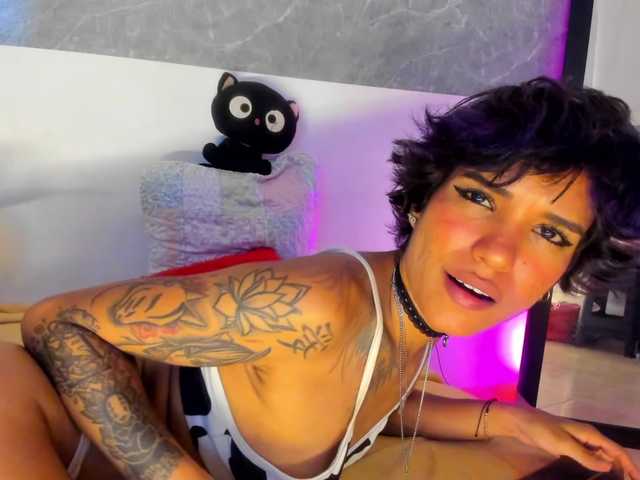 marley-luna live cam on BongaCams