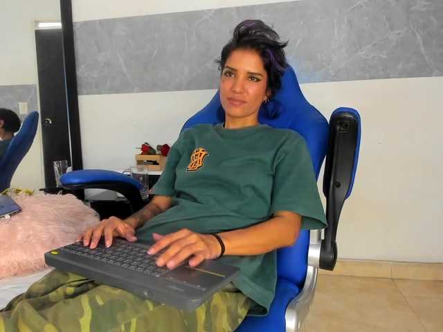 marley-luna live cam on BongaCams