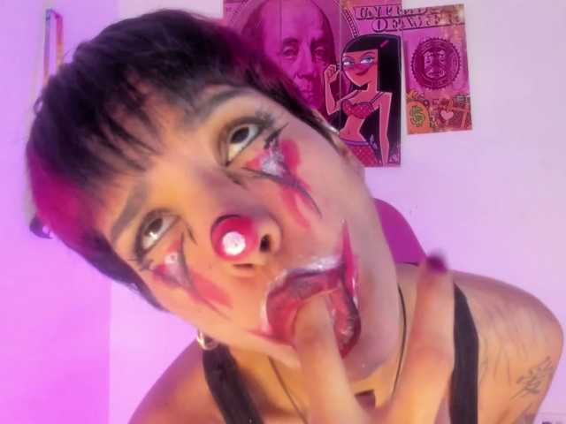 marley-luna Live Cam and Statistics on UnifiedCams