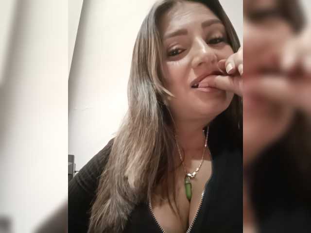 IsabellaaGarcia live cam on BongaCams