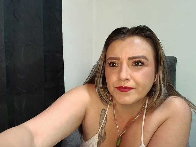 IsabellaaGarcia live cam on BongaCams