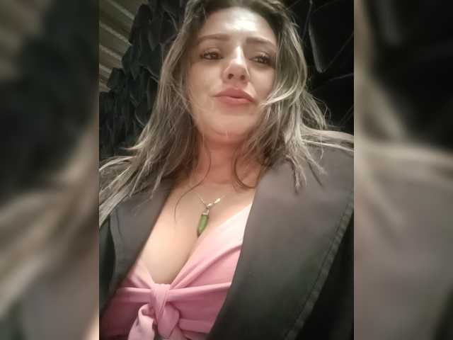 IsabellaaGarcia live cam on BongaCams