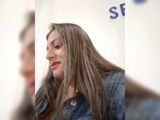 Isabellaagarcia live cam preview