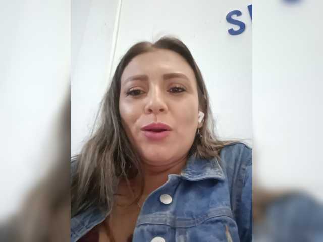 Isabellaagarcia live cam preview