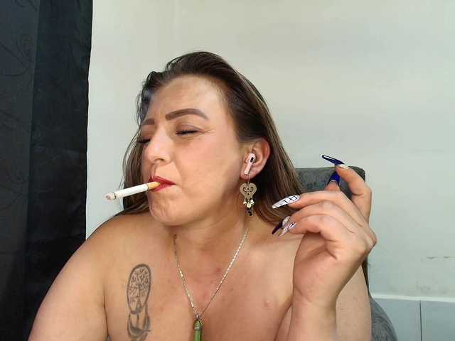 IsabellaaGarcia live cam on BongaCams