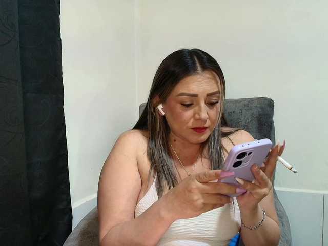 IsabellaaGarcia live cam on BongaCams