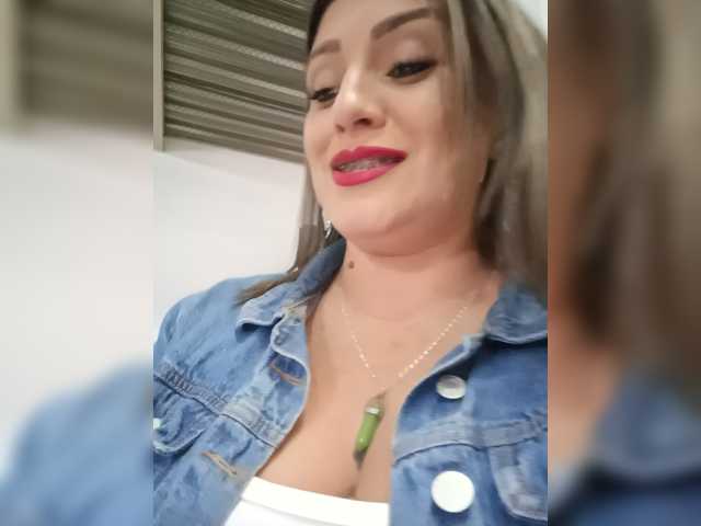 Isabellaagarcia live cam preview