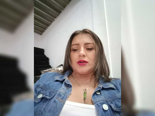 Isabellaagarcia live cam preview