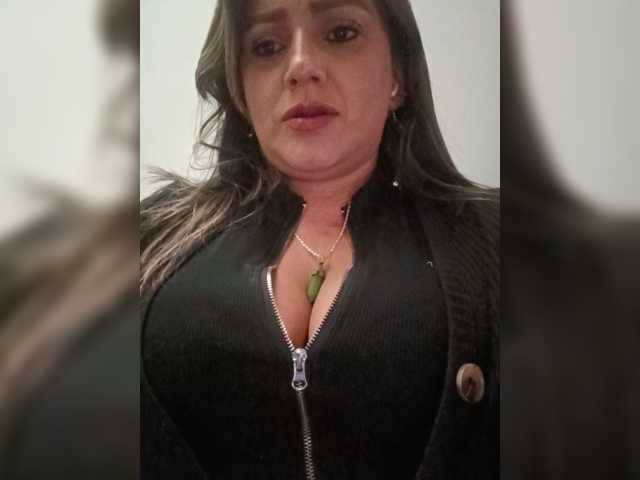 IsabellaaGarcia live cam on BongaCams