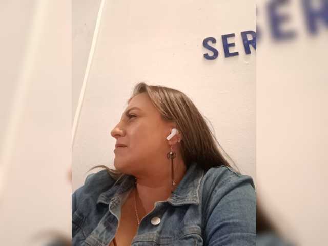 Isabellaagarcia live cam preview