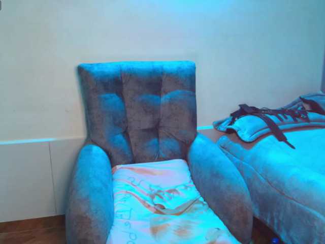 IsabellaaGarcia, en directo ahora en BongaCams