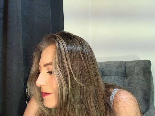 IsabellaaGarcia live cam on UnifiedCams