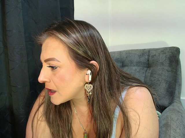 IsabellaaGarcia live cam on UnifiedCams