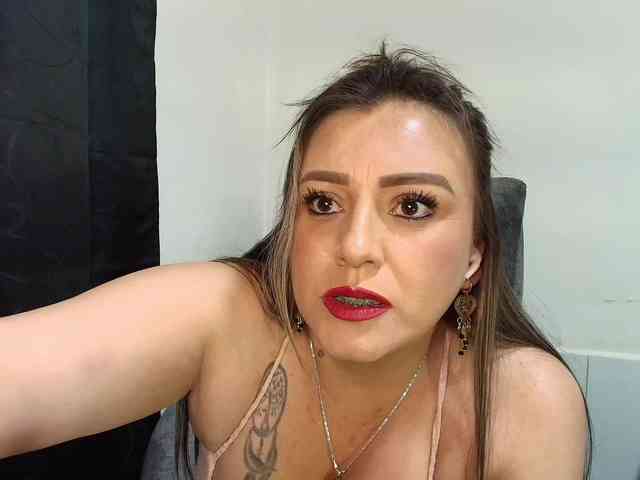 IsabellaaGarcia IsabellaaGarcia