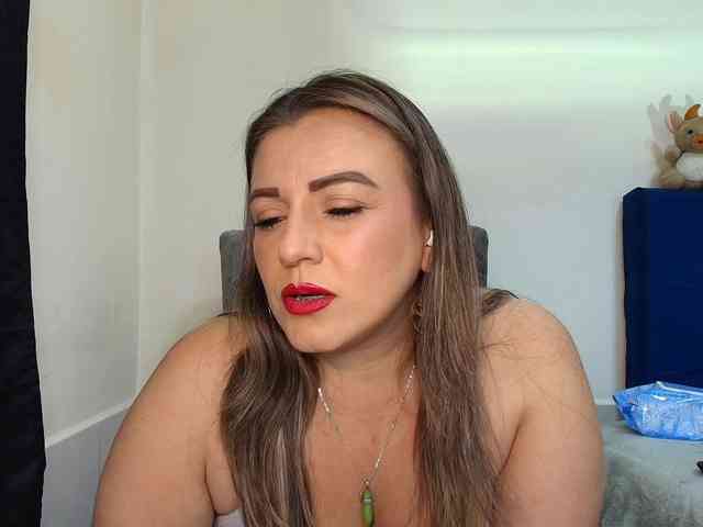 IsabellaaGarcia IsabellaaGarcia