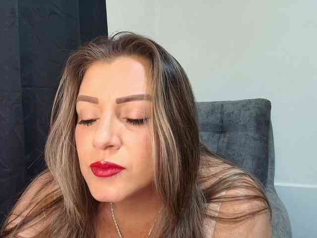 IsabellaaGarcia IsabellaaGarcia