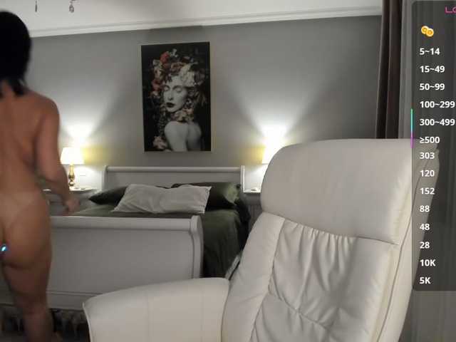MissGiulia live cam on BongaCams