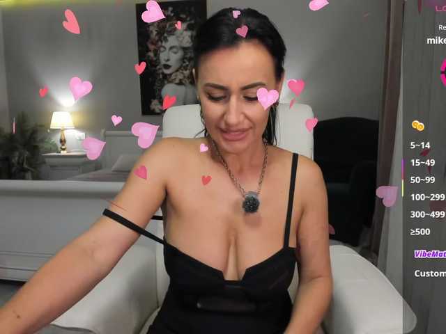 le modèle Miss_Giulia est en webcam porno dans un show sur le site bongacams, il possède les tags suivants: White/Caucasian,Brunette,Shaved