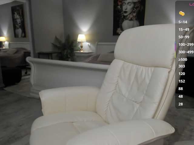 Miss_Giulia live webcam show
