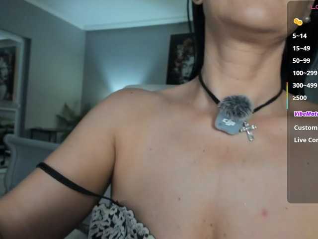 MissGiulia live cam on BongaCams