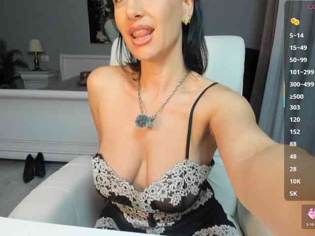 Miss_Giulia webcam
