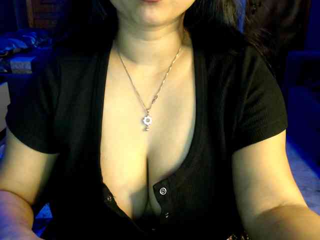 Athiya08 Live Webcam on BongaCams