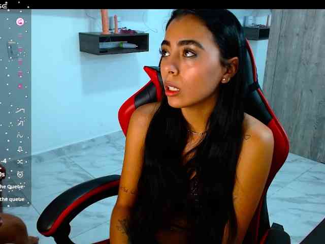 Wild_RoomXxX webcam