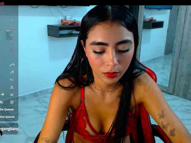 Wild_RoomXxX webcam