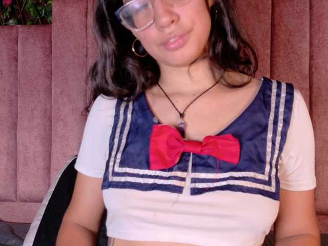 CoralineSanchez live cam on BongaCams
