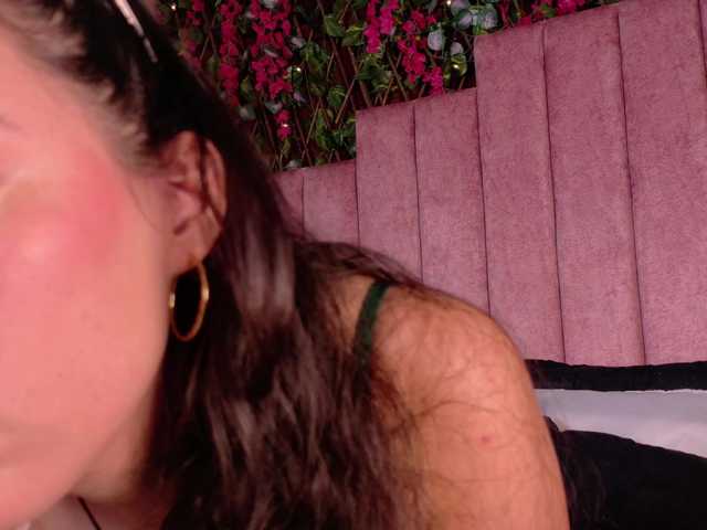 CoralineSanchez — live female cam