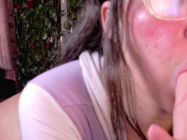 CoralineSanchez live cam on BongaCams
