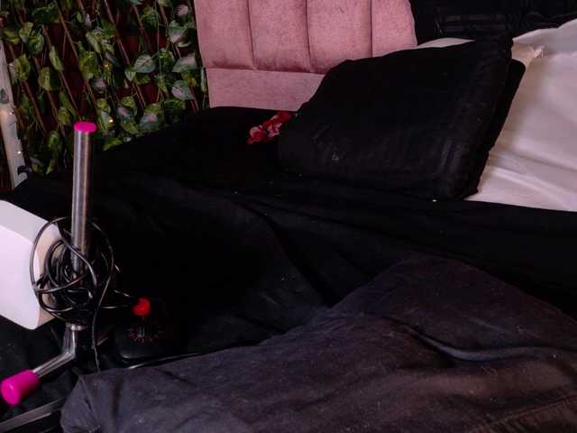 CoralineSanchez live cam on BongaCams