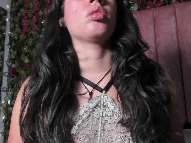 CoralineSanchez live cam on BongaCams
