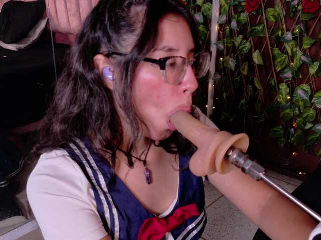 CoralineSanchez live cam on BongaCams