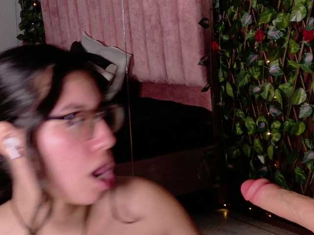 CoralineSanchez live cam on BongaCams