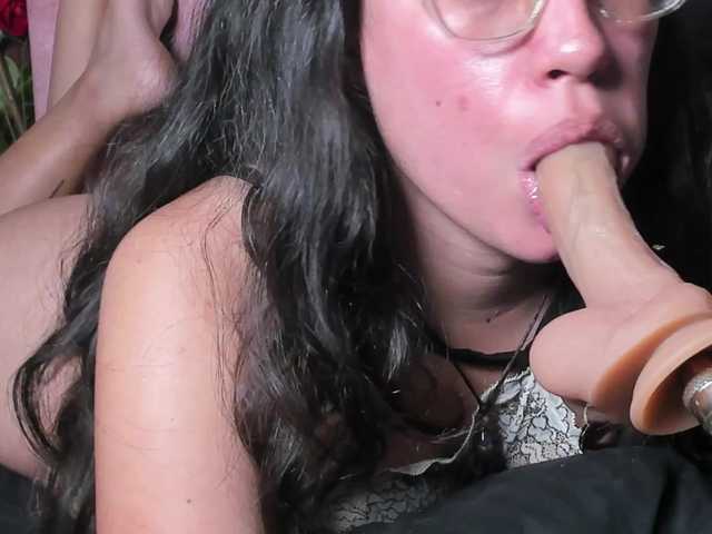 CoralineSanchez live cam on BongaCams