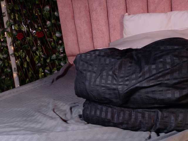 CoralineSanchez live cam on BongaCams