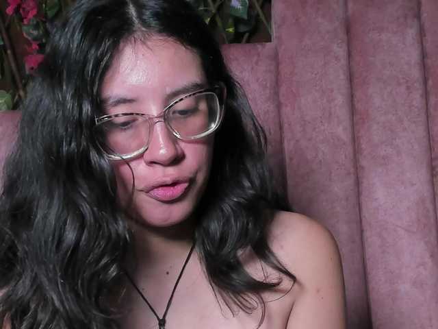 CoralineSanchez live cam