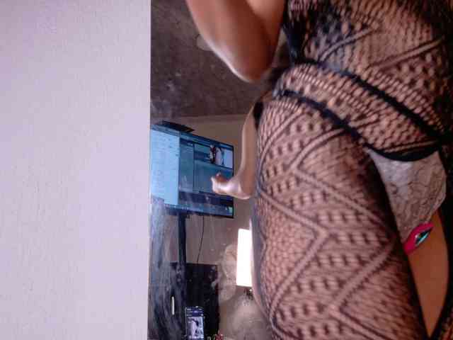 CoralineSanchez webcam