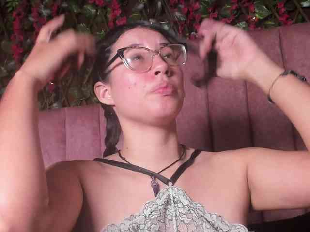 CoralineSanchez webcam