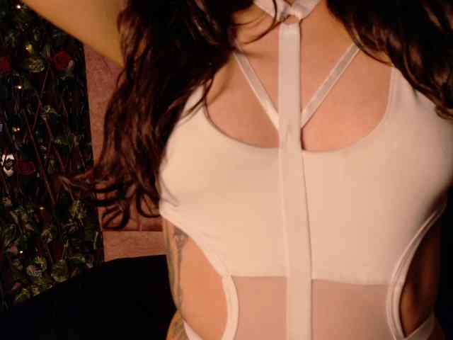 CoralineSanchez webcam